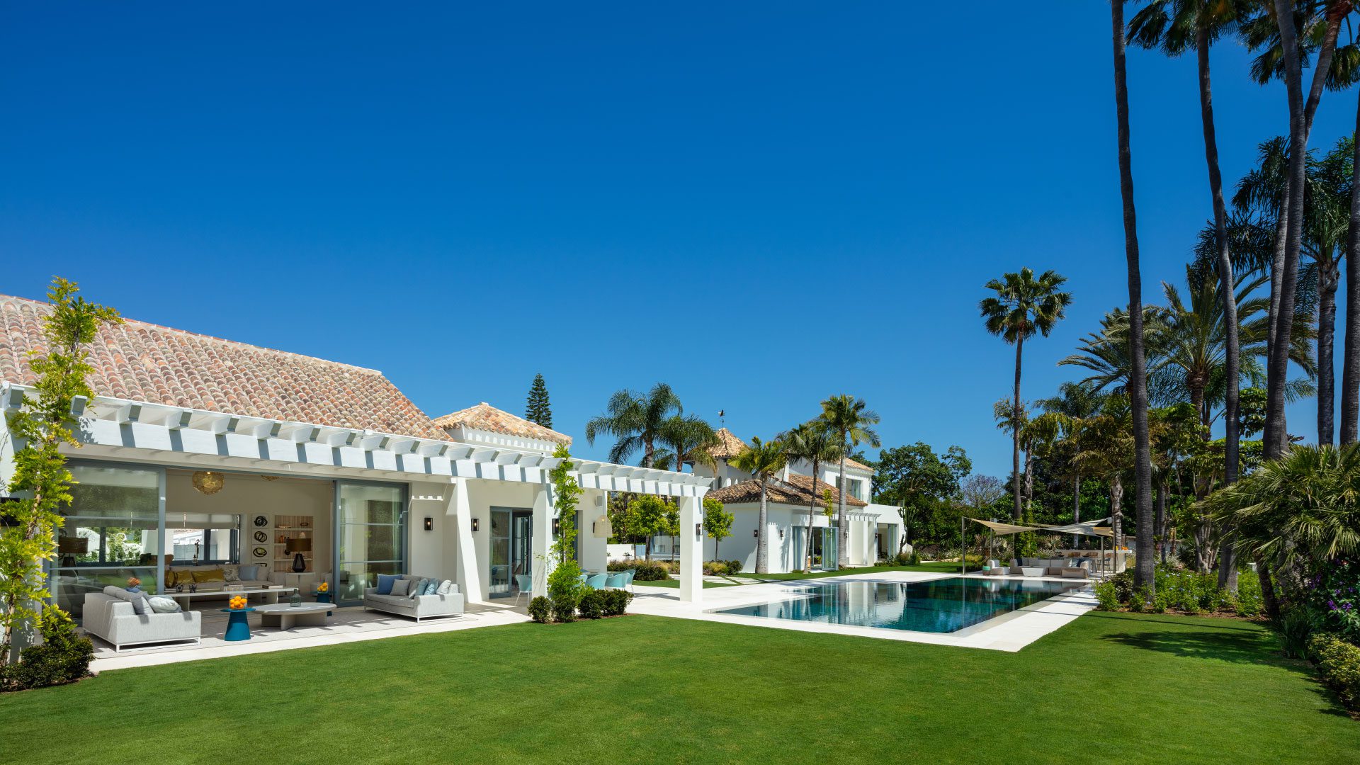 Villa Noera Marbella - Vue extérieure de jour avec piscine