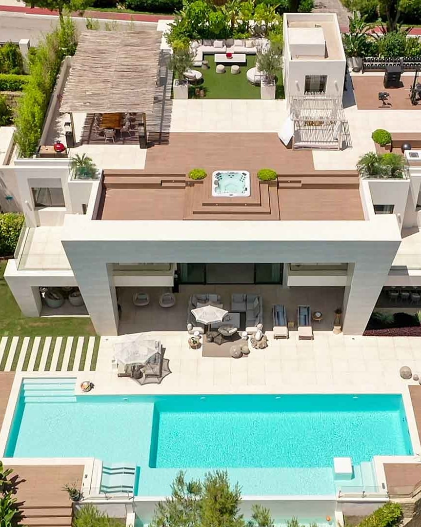 Villa Alena Marbella - Vue aérienne extérieur de la villa avec grande piscine