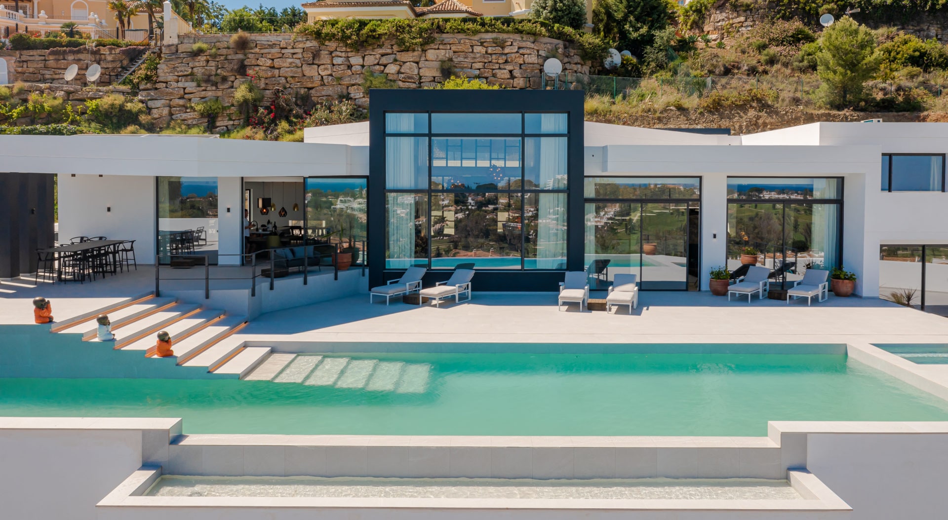 Villa Teva Marbella - vue extérieure de la villa avec piscine