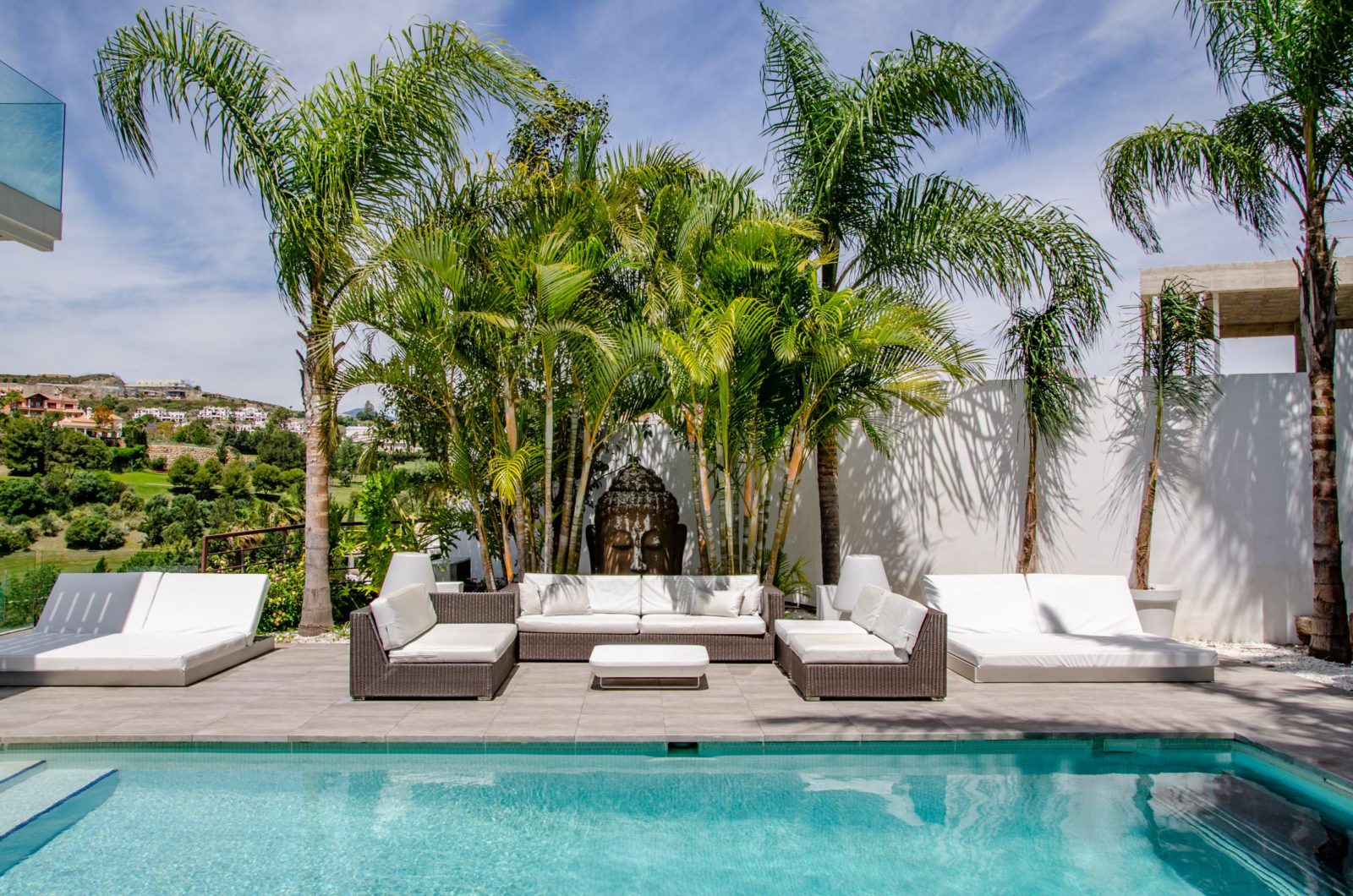 Villa Enda Marbella - Vue extérieure de la villa avec piscine