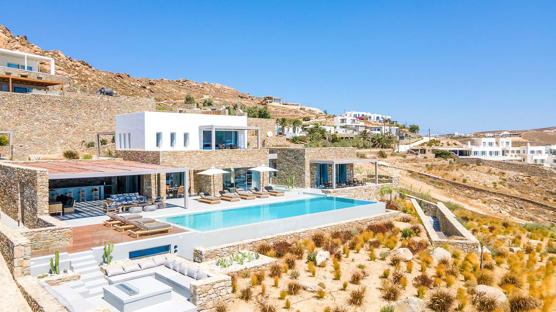 Villa Nastya Mykonos - Vue extérieure de la villa avec piscine